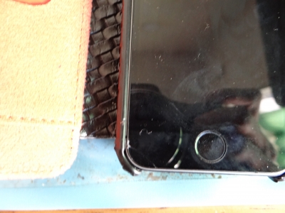 iphone5Sの液晶が割れてしまいました(泣)