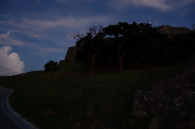 沖縄旅行2日目 勝連城跡の日の出を見る