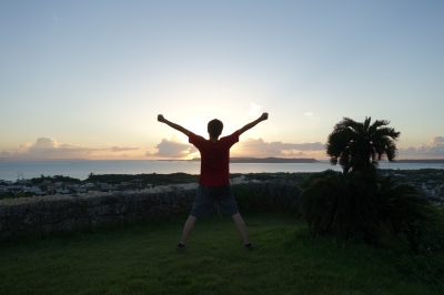 沖縄旅行2日目 勝連城跡の日の出を見る